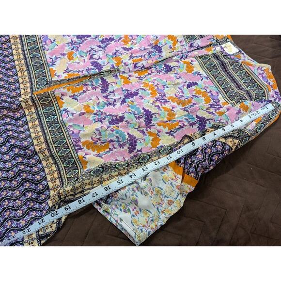 Women's pretty printed tunic top w/mother of pearl buttons by Fig and Flowers, L - Picture 8 of 8